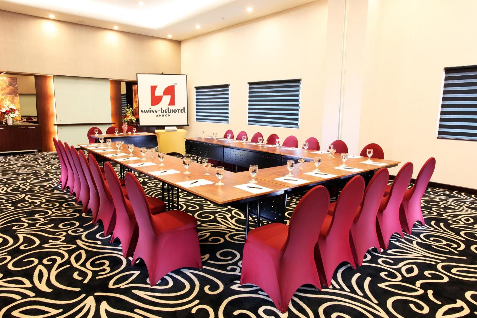 Swiss-Belhotel אמבון עסק תמונה